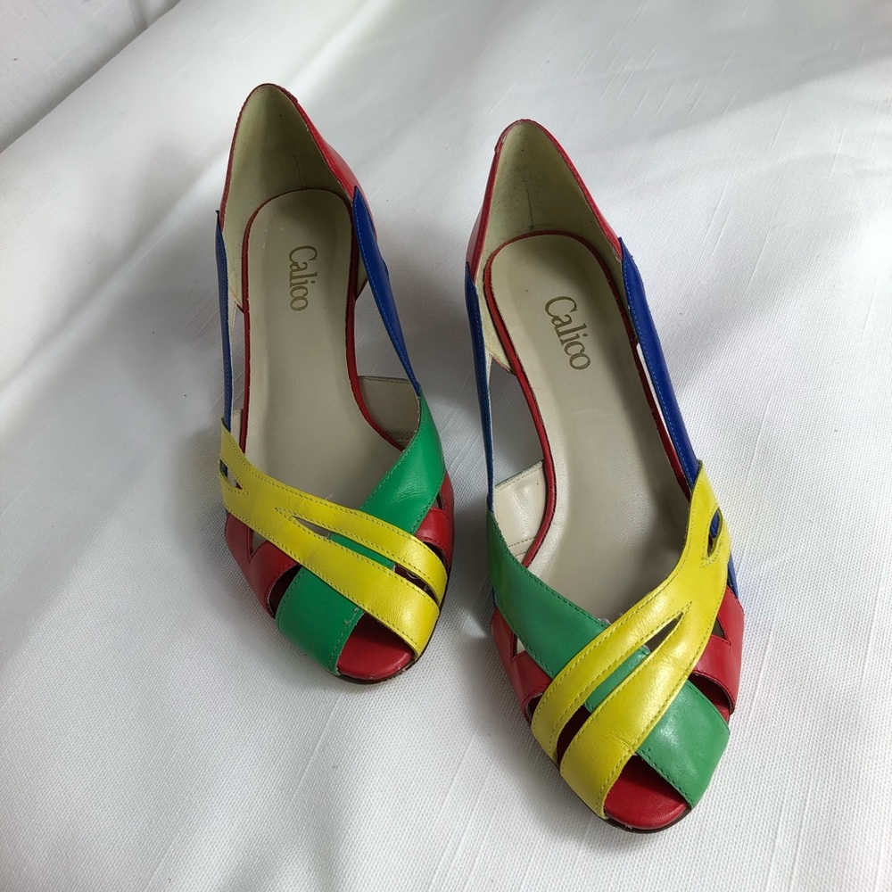 Primary color kitten heels Calico size 7